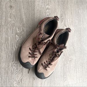 KEEN Man Shoe size 10.5